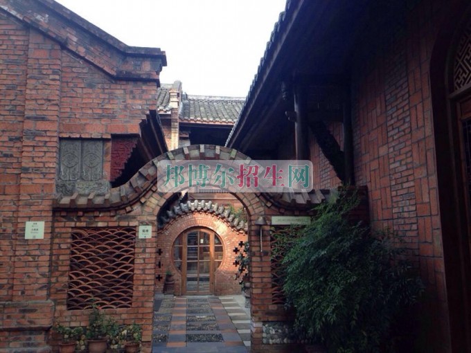 醫學美容學校好嗎