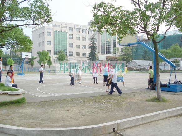 哪個職業學校比較好就業