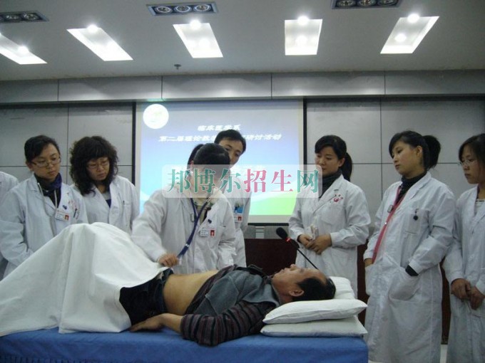 成都哪里有臨床醫學學校