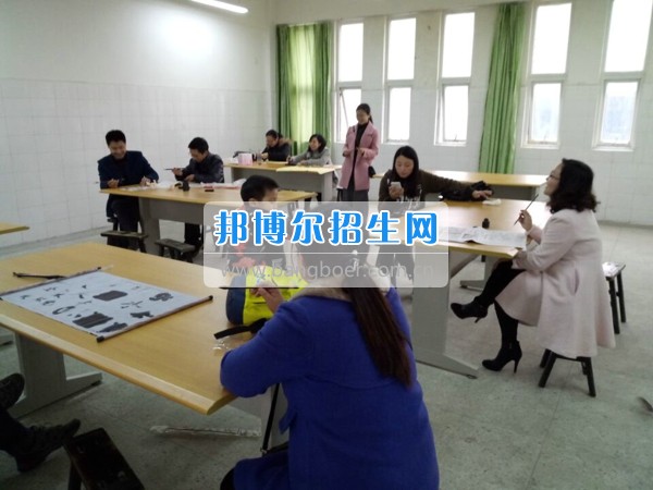 四川省宜賓市南溪區職業高級中學校廣泛開展教職工興趣班活動
