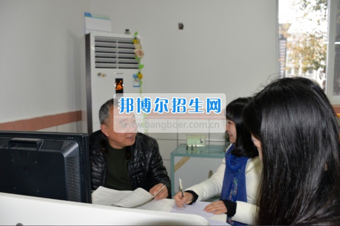 川南幼兒師范高等?？茖W(xué)校2017質(zhì)量年：撲下身子抓落實(shí)