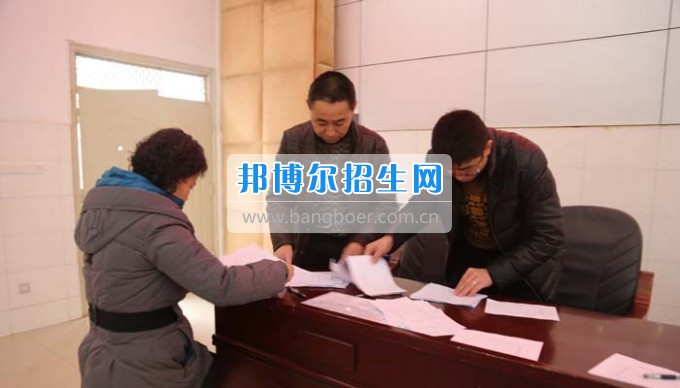 四川省古藺縣職業高級中學校集智匯力，全力推進依法治校