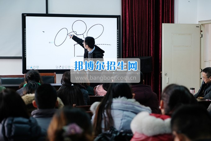成都鐵路工程學校工程專業科開展“智慧課堂的功能開發”教研活動