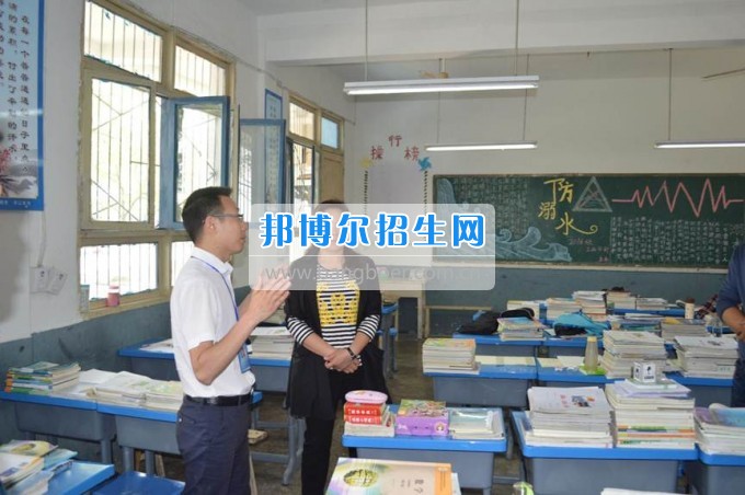 縣領導蔣龍珍率隊到四川省江安縣職業技術學校督查安全工作