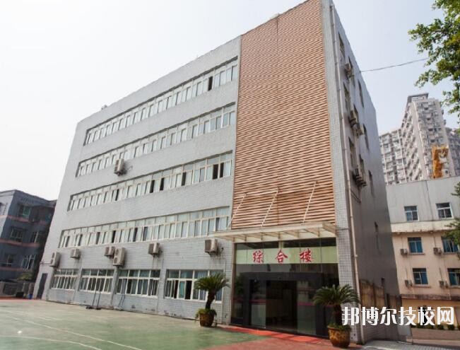 重慶建筑高級技工學校2020年報名條件、招生要求、招生對象