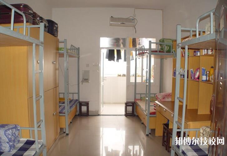 重慶龍門浩職業中學校2020年宿舍條件