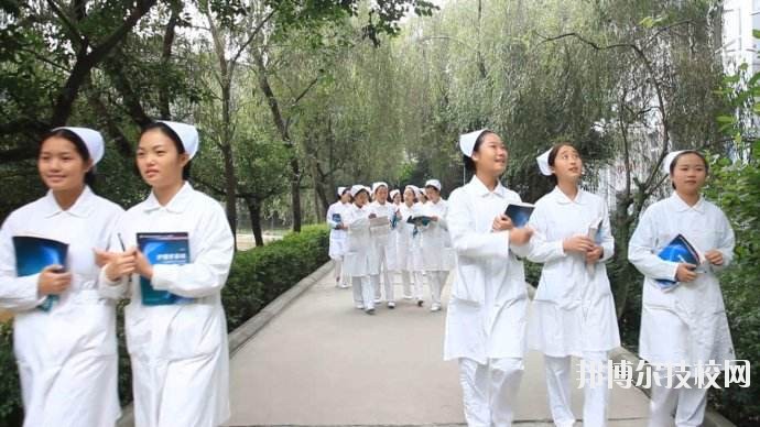 重慶渝東衛(wèi)生學(xué)校2020年報(bào)名條件、招生要求、招生對象