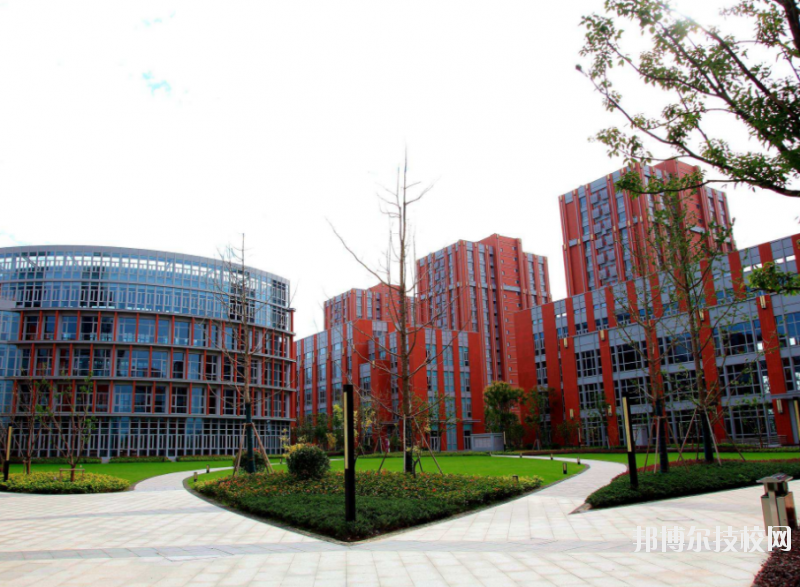 重慶潼南闇公職業(yè)高級中學網站網址