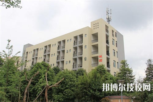 天府成人中等專(zhuān)業(yè)學(xué)校2020年報(bào)名條件、招生要求、招生對(duì)象