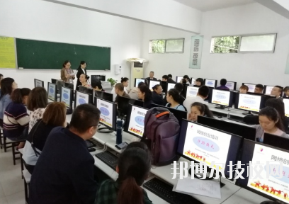 重慶現代技工學校2020年報名條件、招生要求、招生對象