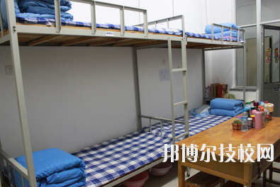 重慶潼南恩威職業高級中學校2020年宿舍條件