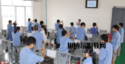 河池交通技工學(xué)校2020年報(bào)名條件、招生要求、招生對(duì)象 
