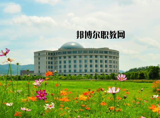 武漢軍需工業(yè)技工學校怎么樣、好不好