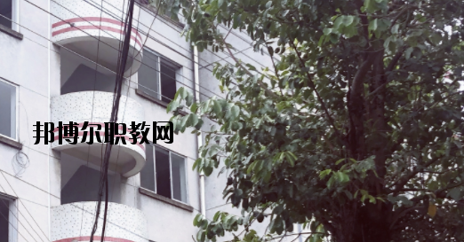 廣西工貿(mào)職業(yè)技術(shù)學(xué)校2020年報(bào)名條件、招生要求、招生對(duì)象 