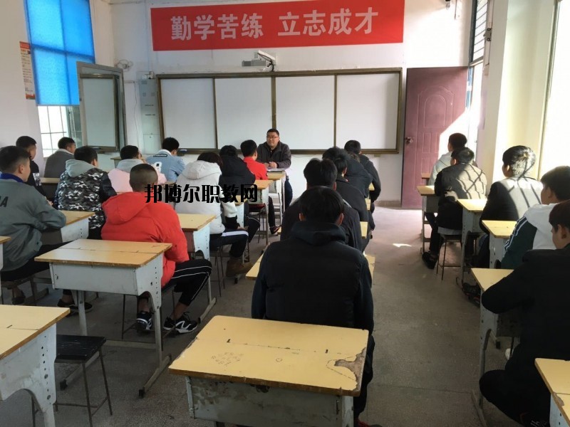 銅鼓縣職業(yè)中專學(xué)校2020年報(bào)名條件、招生要求、招生對(duì)象