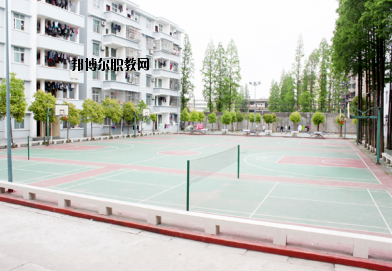 湖北潛江衛(wèi)生學(xué)校2020年報(bào)名條件、招生要求、招生對(duì)象