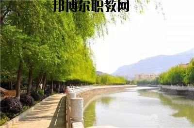 華坪縣職業(yè)高級中學網站網址