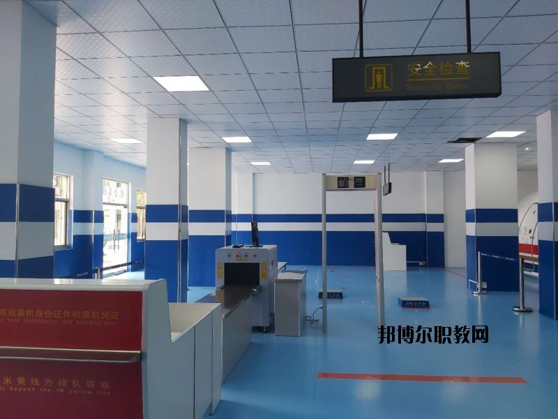 淮南女子職業(yè)學(xué)校2020年報(bào)名條件、招生要求、招生對象