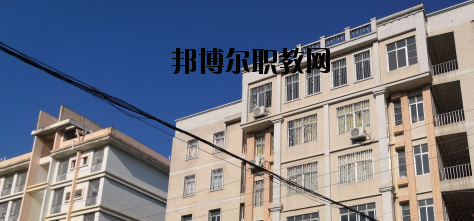 梧州服裝職業(yè)技術(shù)學(xué)校2020年報(bào)名條件、招生要求、招生對象 
