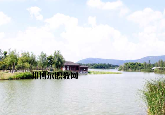 黃山旅游管理學校網站網址