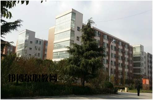 鄭州中原中等專業(yè)學(xué)校2021年報(bào)名條件、招生要求、招生對(duì)象