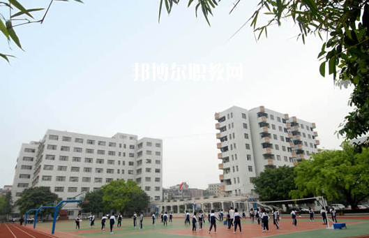 廣州醫(yī)藥職業(yè)學(xué)校2020年報(bào)名條件、招生要求、招生對(duì)象