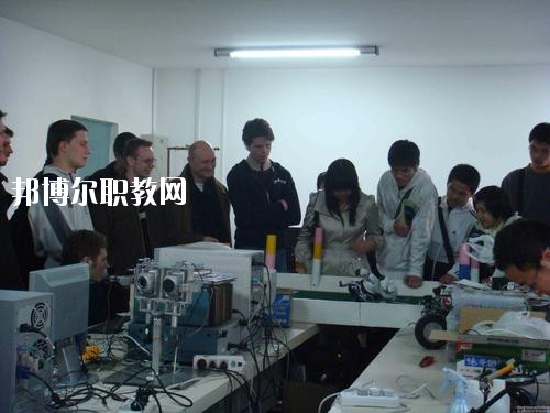 瀘州化工廠技工學校2020年報名條件、招生要求、招生對象
