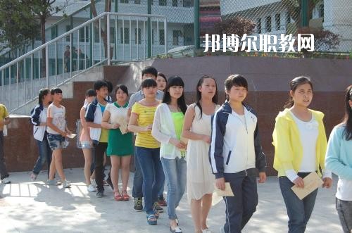 達(dá)州職業(yè)高級中學(xué)2020年報名條件、招生要求、招生對象
