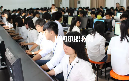 廉江興華職業(yè)技術(shù)學(xué)校2020年報(bào)名條件、招生要求、招生對(duì)象