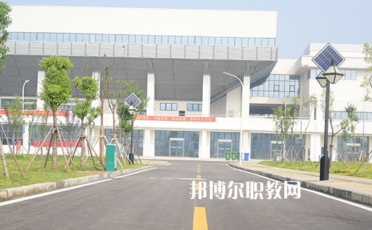 安徽蚌埠技師學(xué)院2020年報(bào)名條件、招生要求、招生對象