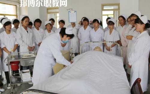 四川2020年男生可以讀衛校嗎