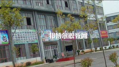 黔西南州英才職業(yè)技術(shù)學(xué)校2021年報名條件、招生要求、招生對象