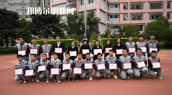 昆明盤龍職業(yè)高級(jí)中學(xué)2021年報(bào)名條件、招生要求、招生對象