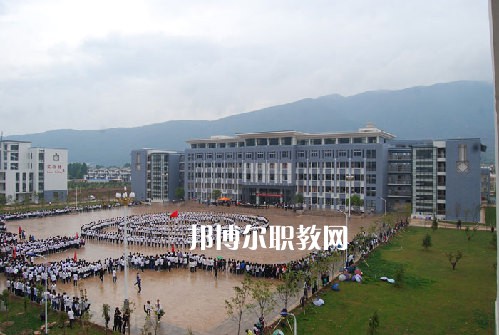 麗江民族中等專業學校2021年報名條件、招生要求、招生對象