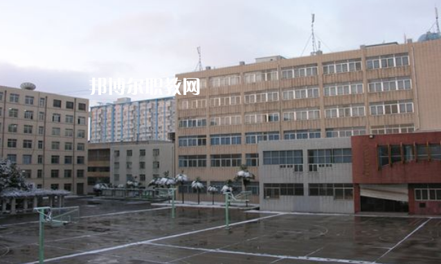 云南電子信息高級技工學校2021年學校學費