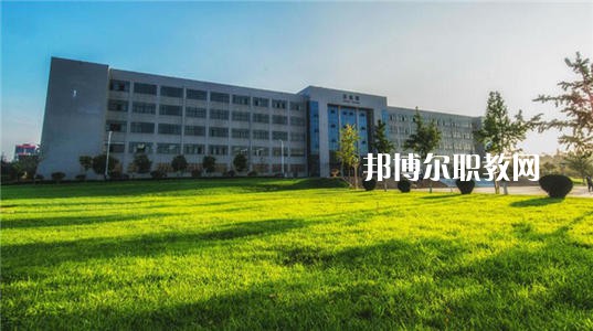 云南財經(jīng)學校2021年招生辦聯(lián)系電話