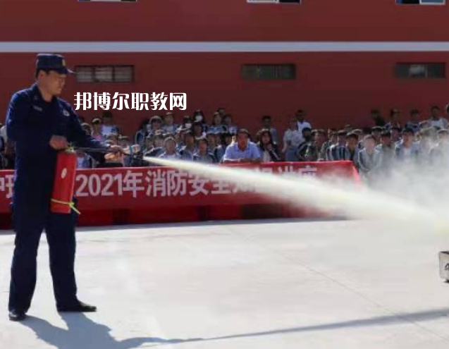 定西隴中護(hù)理學(xué)校2022年報(bào)名條件、招生要求、招生對(duì)象