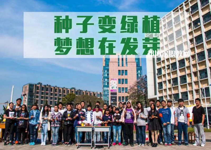 江蘇傳媒學校2022年報名條件、招生要求、招生對象