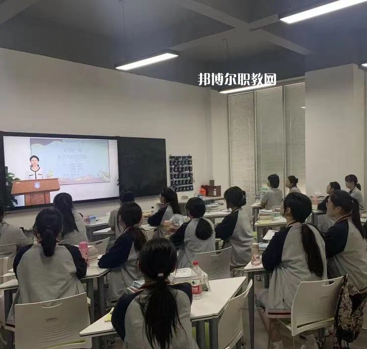 江蘇南京技師學(xué)院2022年報(bào)名條件、招生要求、招生對象