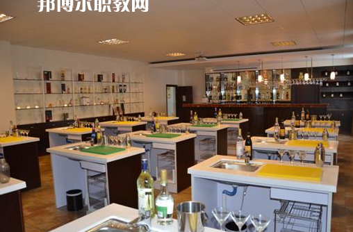 貴州旅游學(xué)校2022年學(xué)費(fèi)、收費(fèi)多少