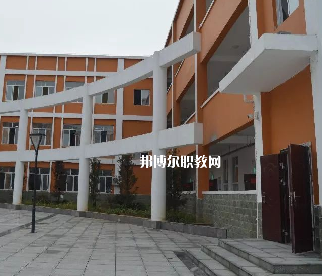 黔南州技工學校2022年報名條件、招生要求、招生對象