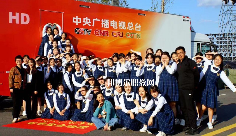 江蘇戲劇學(xué)校2022年報(bào)名條件、招生要求、招生對(duì)象