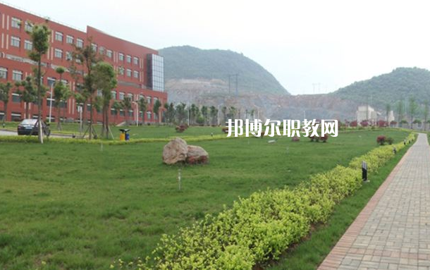貴州省郵電學校2022年學費、收費多少