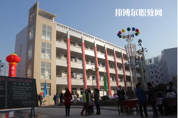 重慶益民技工學校2022年學費、收費多少 