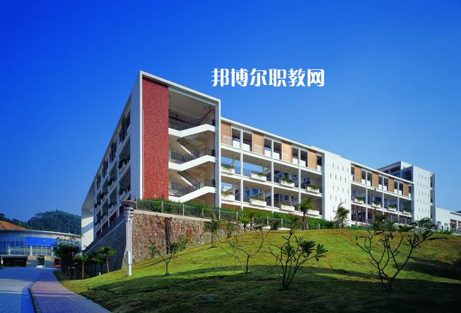 凱里市技工學(xué)校2022年招生辦聯(lián)系電話(huà)