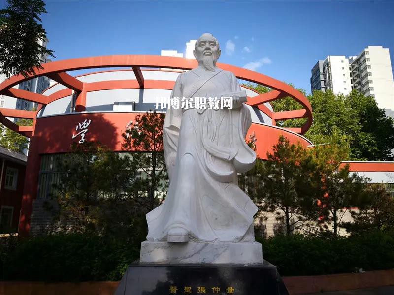 天水衛(wèi)生學(xué)校2022年報名條件、招生要求、招生對象