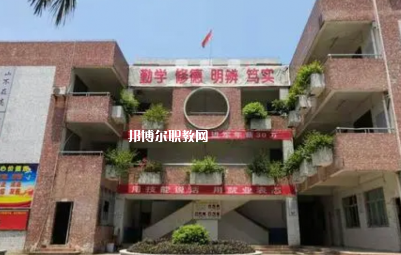 佛山騰飛技工學(xué)校2022年報(bào)名條件、招生要求、招生對象