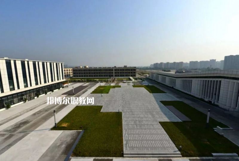 云南建筑工程學(xué)校2022年報(bào)名條件、招生要求、招生對(duì)象
