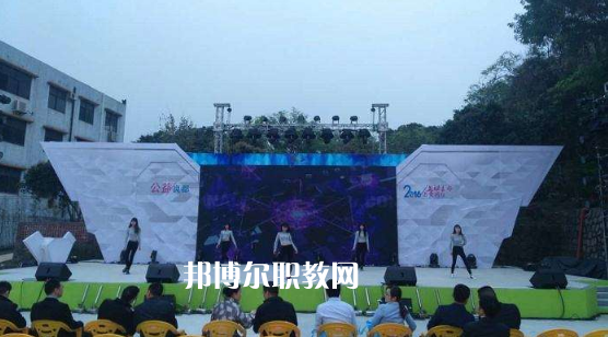 內(nèi)江市川威技工學(xué)校2022年報(bào)名條件、招生要求、招生對(duì)象