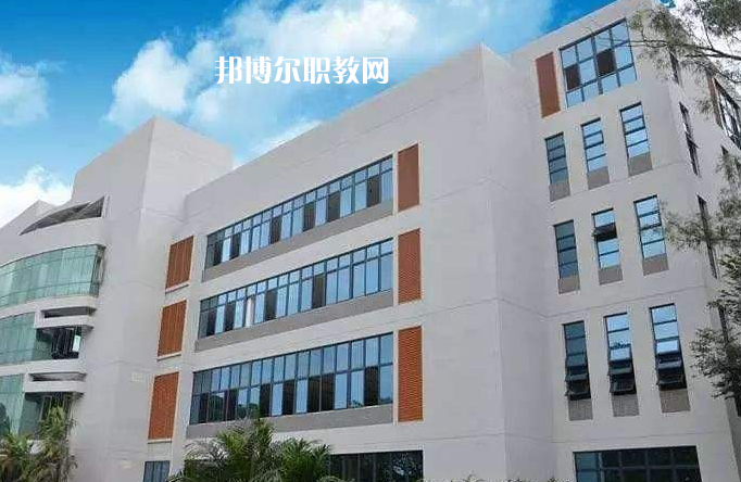 玉溪工業財貿學校2022年學費、收費多少